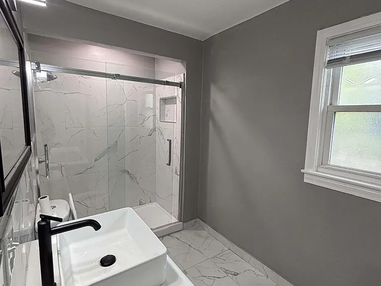 23384 Tawas Ave — Photo 3