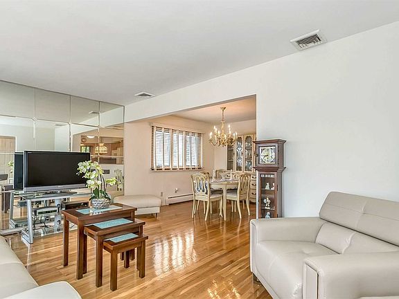 4th image of 867 Polk Ave