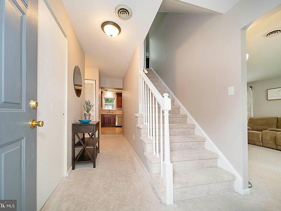 4th image of 51 E Shady Dr