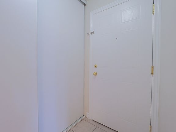 3rd image of 1678 Russell Rd #302297