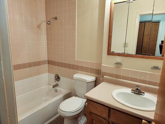 3rd image of 617D Vance Cir