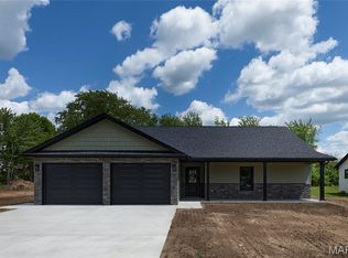 415 Gaw Ct, Bowling Green, MO 63334