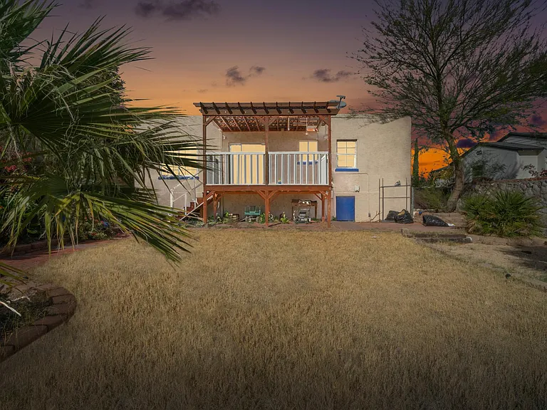 2522 Altura Ave — Photo 2