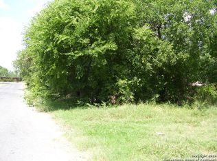 1204 E Chavaneaux Rd, San Antonio, TX 78221
