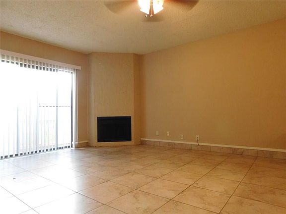 3rd image of 2725 Santa Fe St APT A