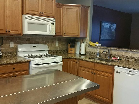 3rd image of 4264 Centurian Cir