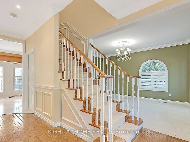 307 Sheridan Ct — Photo 5