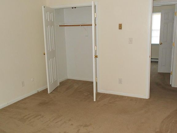 4th image of 1104 Philadelphia St #B