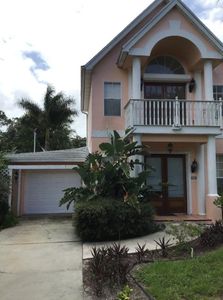 420 Sapphire Dr, Sarasota, FL, 34234