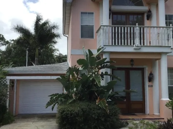 420 Sapphire Dr, Sarasota, FL 34234