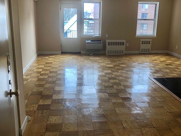 4th image of 13981 35th Ave APT 7B