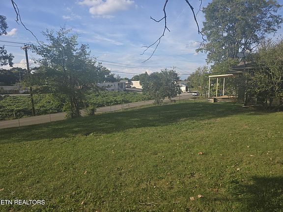 5th image of 204 McCall Rd