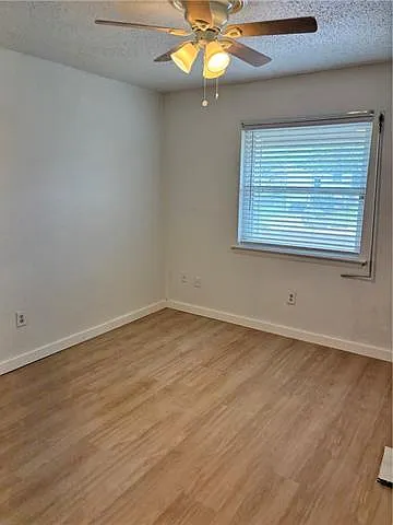 8600 International Ct — Photo 8