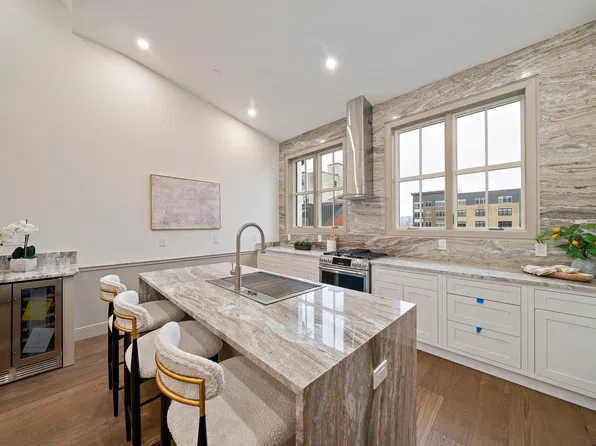 4 Haynes St #4, Boston, MA 02128