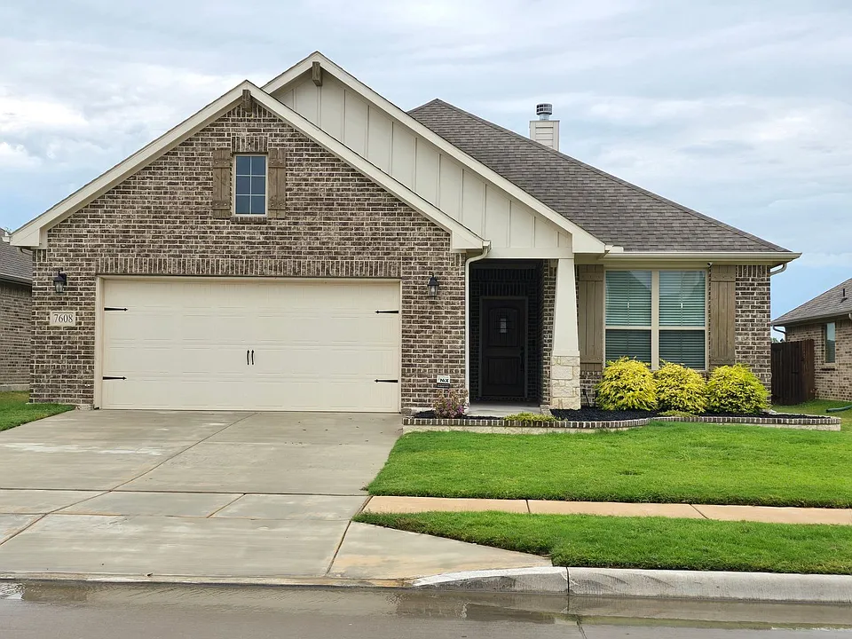 7608 Rothbury Dr