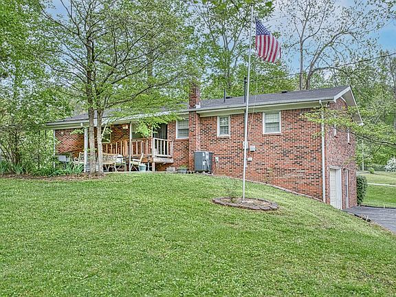 5th image of 2653 Oakwood Ln