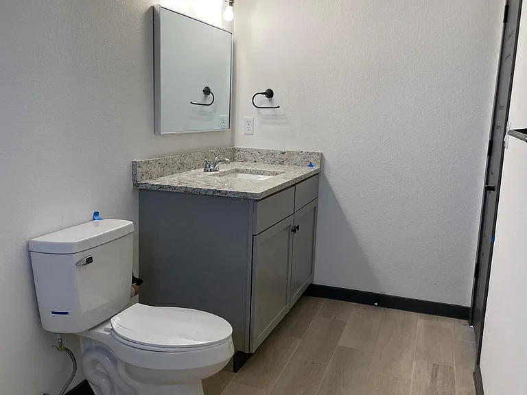 809 Hc Gilbert Minjares Dr #B — Photo 11