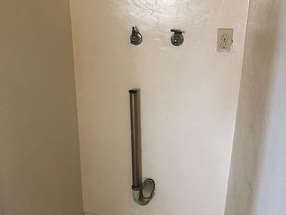 5th image of 4181 Hamilton St #4181
