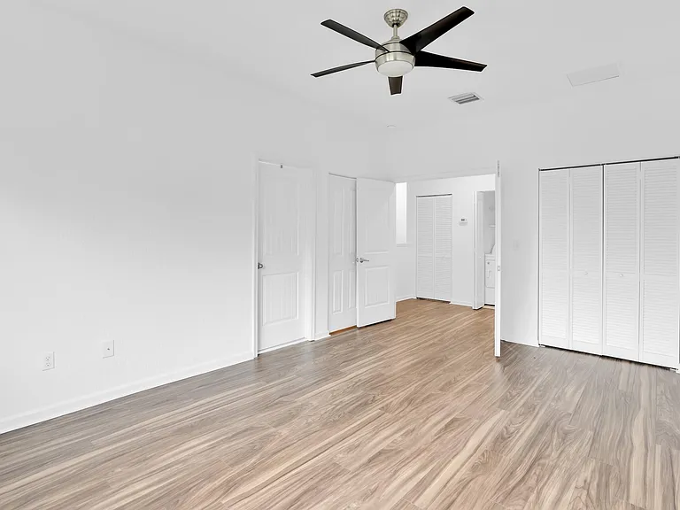 358 SE 1st Way — Photo 19