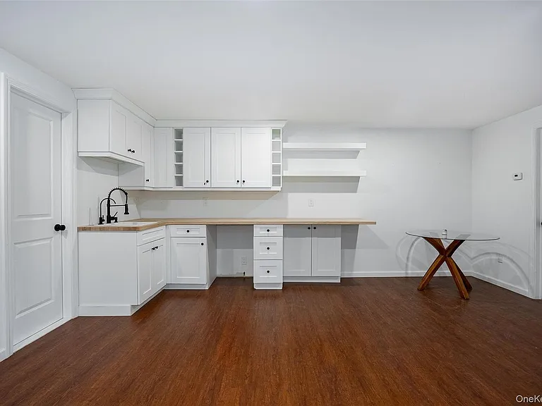 921 W Dover Rd — Photo 26