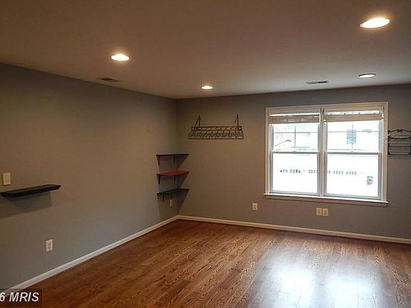 2nd image of 205 Niblick Dr SE