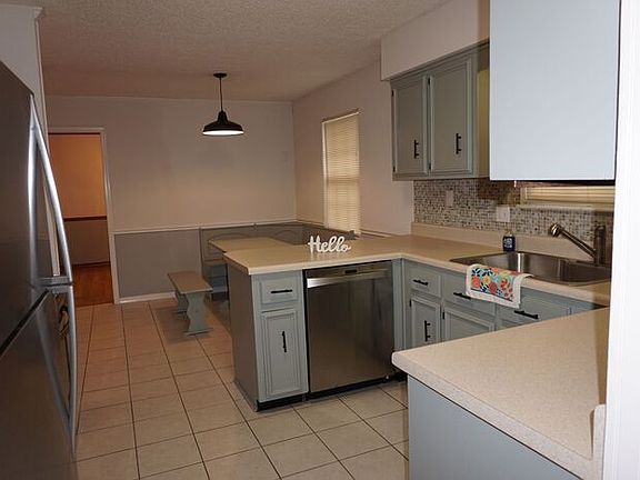 3rd image of 6347 Johnnie Cir W
