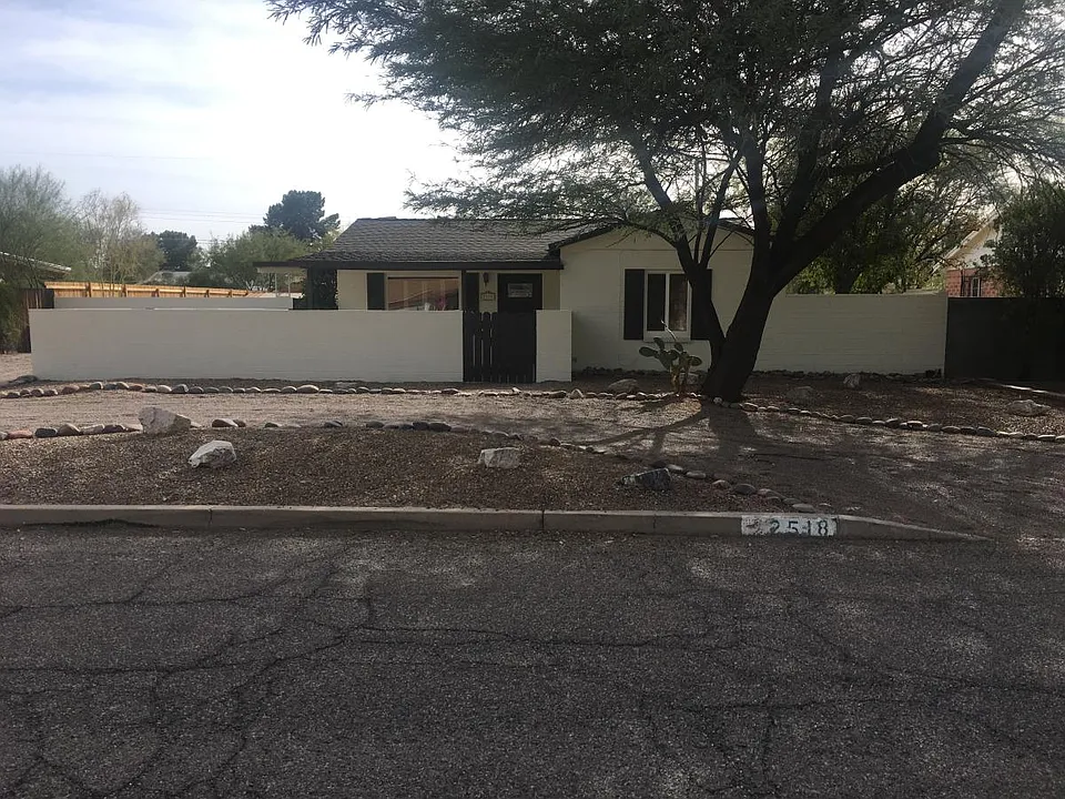2518 E Hedrick Dr