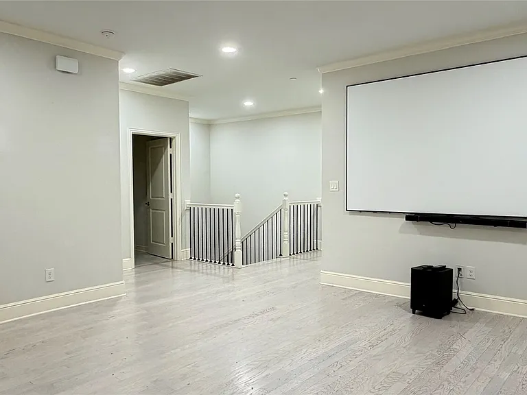7525 Renaissance Blvd — Photo 27
