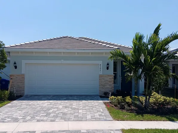 4397 Pinafore Street #Hallmark 216, Vero Beach, FL 32967