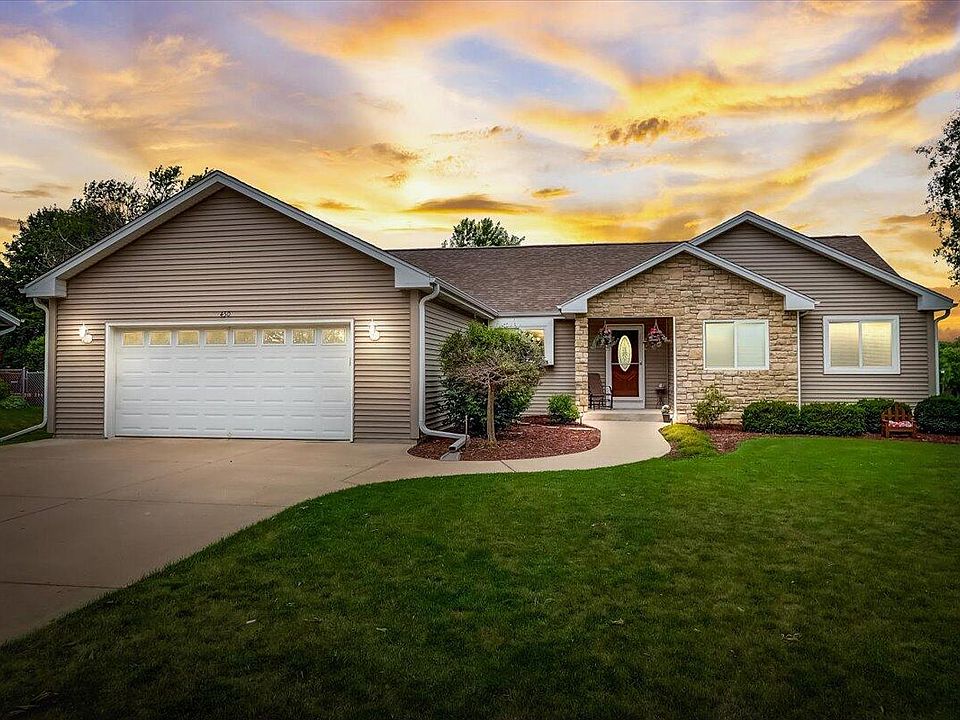 1st image of 450 E Wynbrook Dr
