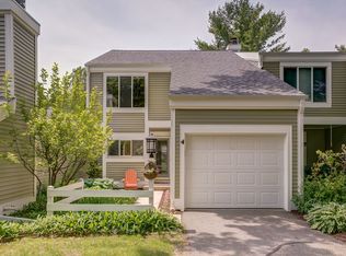 4 Pin Oak Trl, Madison, WI 53717