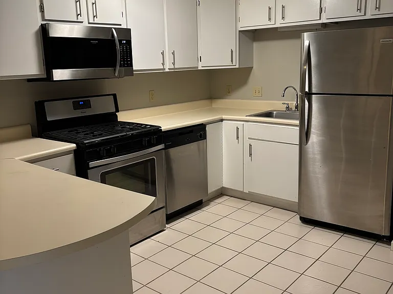 3 New Haven Dr #205 — Photo 14