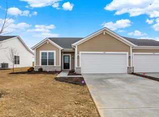 1615 Clover Crossing Dr, Greenfield, IN 46140