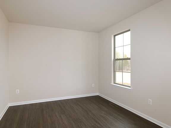 The Ainsley Flex Room