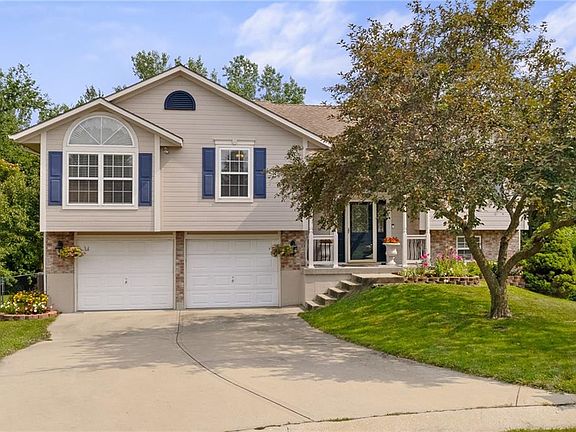 2nd image of 1109 N Viking Ct