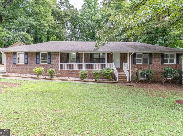 5022 Green Oak Dr SW, Lilburn, GA 30047
