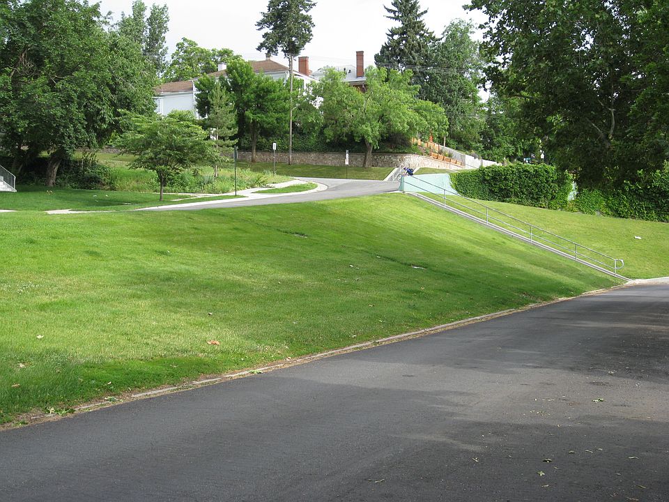 Median strip