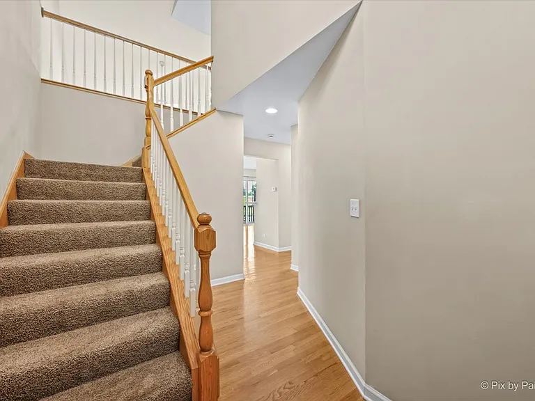 1058 E Danbury Dr — Photo 6