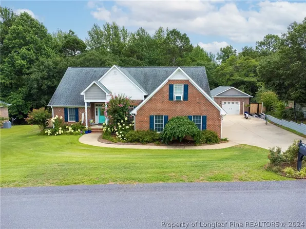 439 Foxlair Dr, Fayetteville, NC 28311