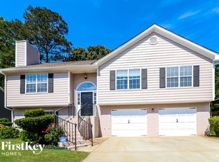 975 Eagle Pointe Dr, Lawrenceville, GA 30044