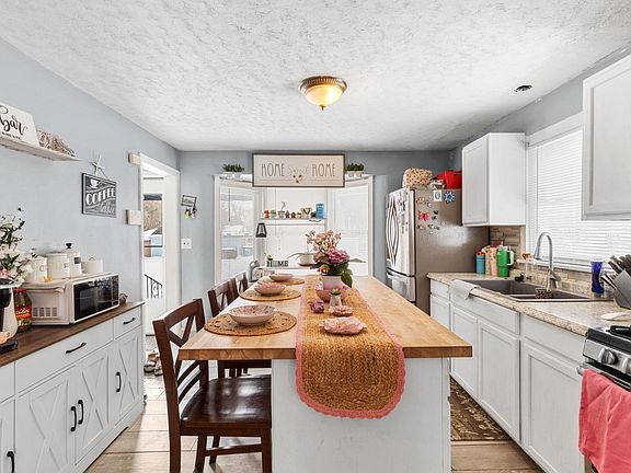 5th image of 56742 Butternut Rd