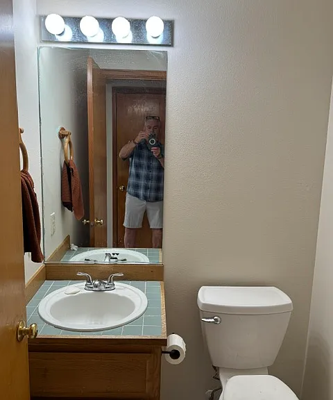 Downstairs 1/2 bath