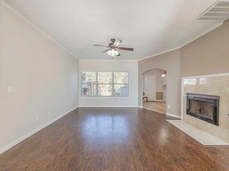2705 Trophy Dr — Photo 7