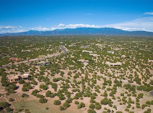 20 Arriba Cir, Santa Fe, NM 87506