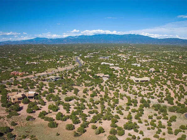 20 Arriba Cir, Santa Fe, NM 87506
