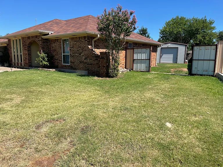 2215 Hunters Gln — Photo 25