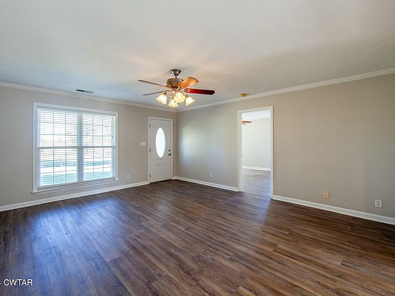 5th image of 240 Aaron Dr
