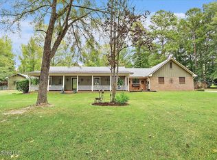 276 Springwood Dr, Terry, MS 39170