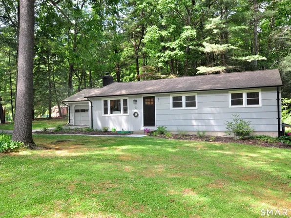 52 Fernwood Drive, Simsbury, CT 06070
