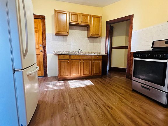2nd image of 61 Topliff St #1